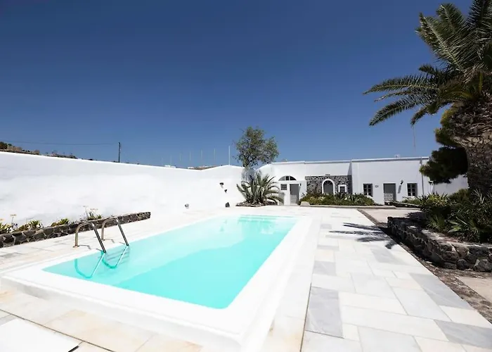 Dolphin Estate 1868 *